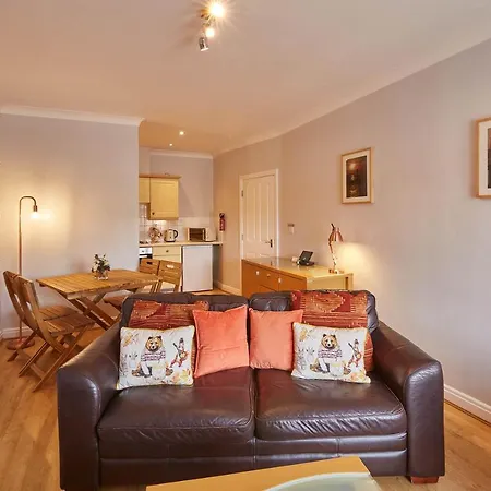 Host & - Seal Watch ويتبي