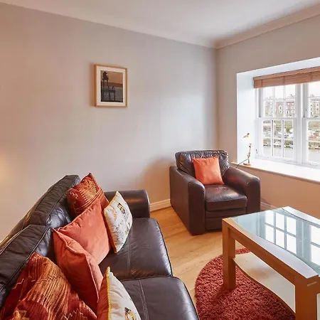 Host & - Seal Watch Apartment
